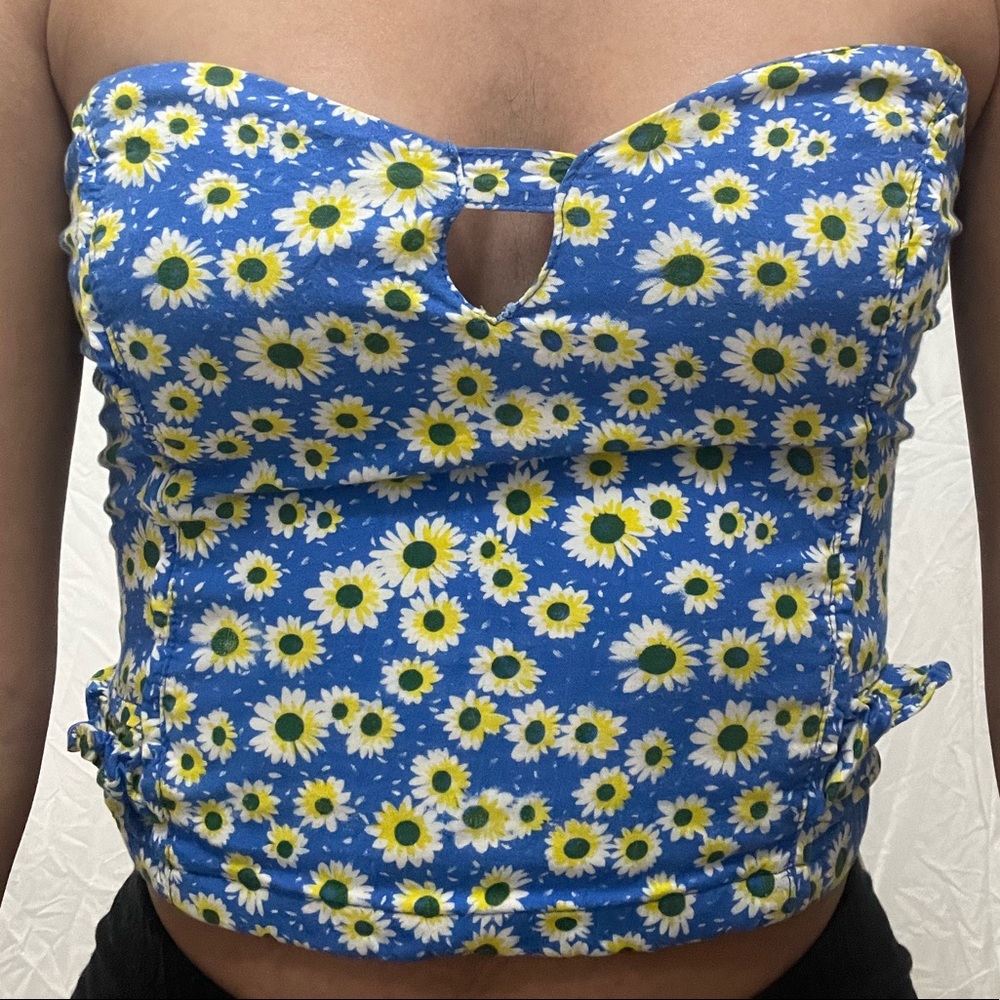 CROP TOP